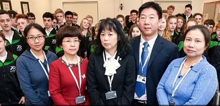 英国中学引进5位中国教师